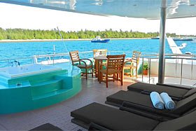 Horizon3_sundeck_jacuzzi_e12e351ff5.jpg