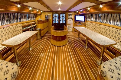 Salon 02-01.jpg