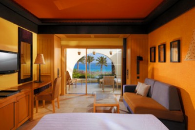 Lobby Area & Cafe Omar.jpg