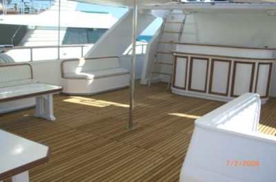 Sea Whisper sun_deck.jpg