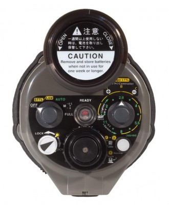 inon_z240_back.jpg