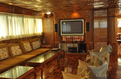 arevaralounge.jpg
