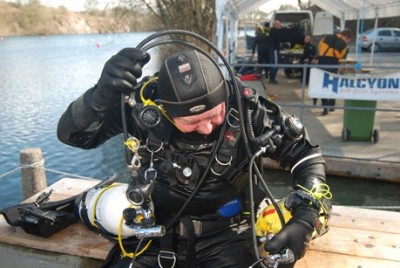 side-mount-neck-diver.jpg