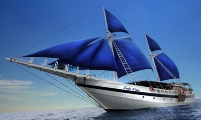 A-sailing-Indo_652_389_90.jpg