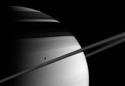 22-07-05-TethysRingShadow_cassini_c68.jpg